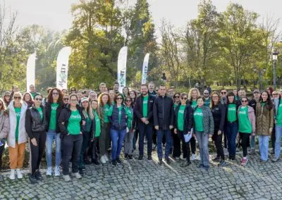 Доброволци от „Кока-Кола ХБК“ засадиха 60 дървета в София